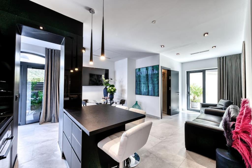 Apartment One B With Heated Private Pool Dubrovnik Exteriör bild